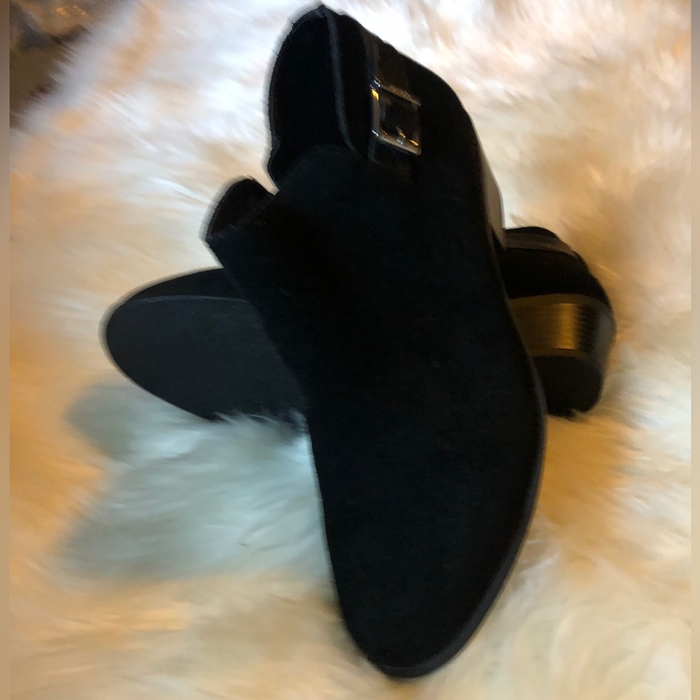 Vionic Millie Solid Black Suede Block Heel Ankle Boot